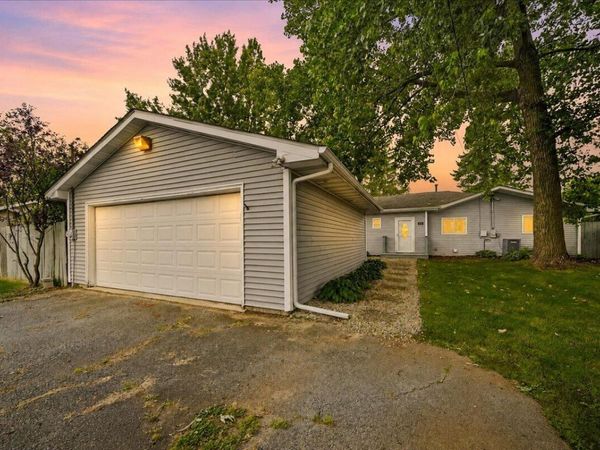 26 S Fish Lake Street , Valparaiso, IN 46385