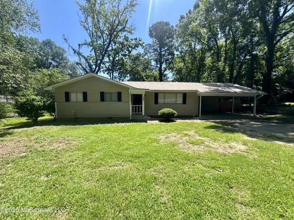 128 Colebrook Avenue, Jackson, MS 39209
