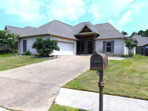 602 Emerald Court, Brandon, MS 39047