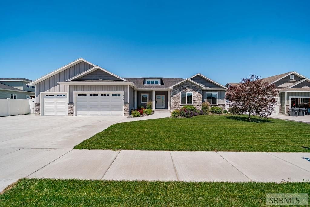 704 Deakon Court, Idaho Falls, ID 83402 Main Photo