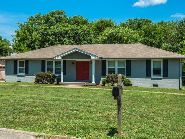 127 Susan Dr , Hendersonville, TN 37075