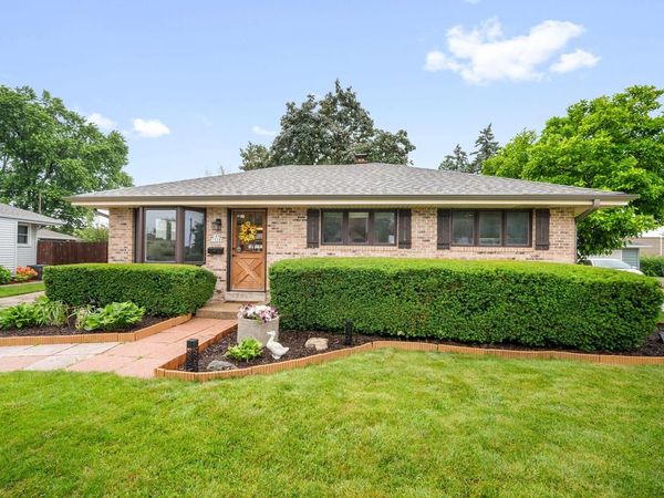 N89W15288 Jefferson AVENUE, Menomonee Falls, WI 53051