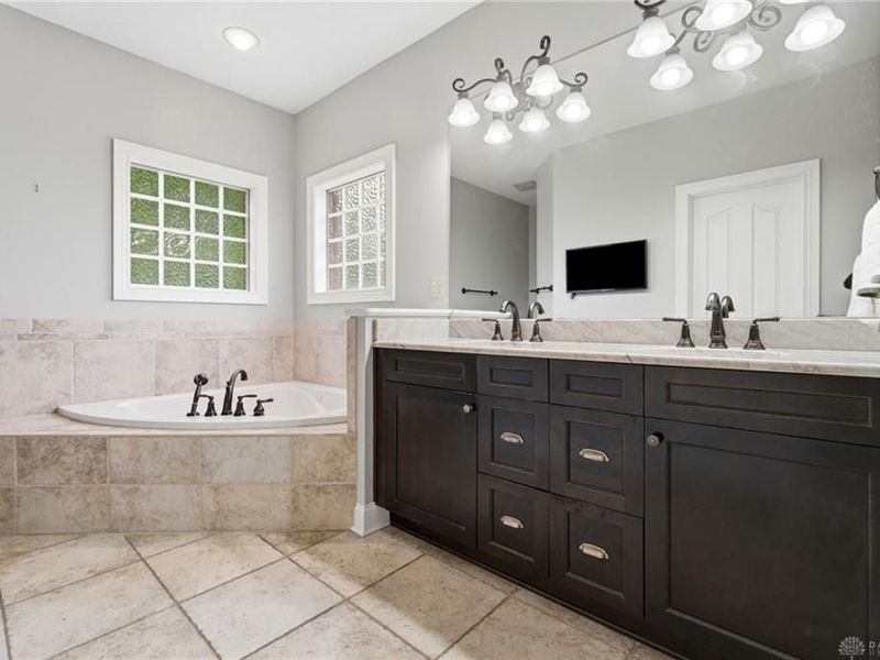 295 N Hills Boulevard, Springboro, OH 45066 Photo 23