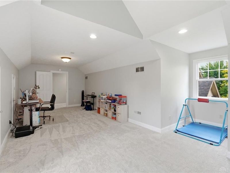 295 N Hills Boulevard, Springboro, OH 45066 Photo 38