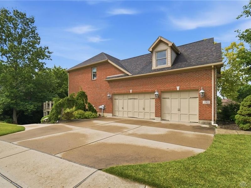 295 N Hills Boulevard, Springboro, OH 45066 Photo 4