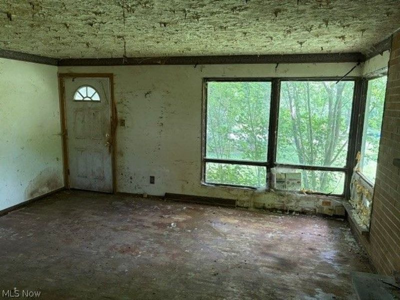 2033 Scenic Way, Akron, OH 44312 Photo 3