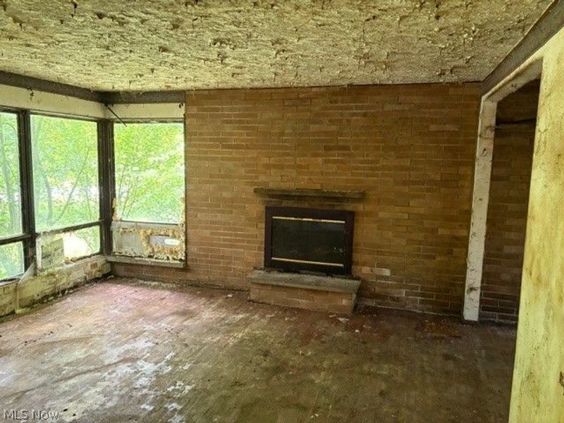 2033 Scenic Way, Akron, OH 44312 Photo 4