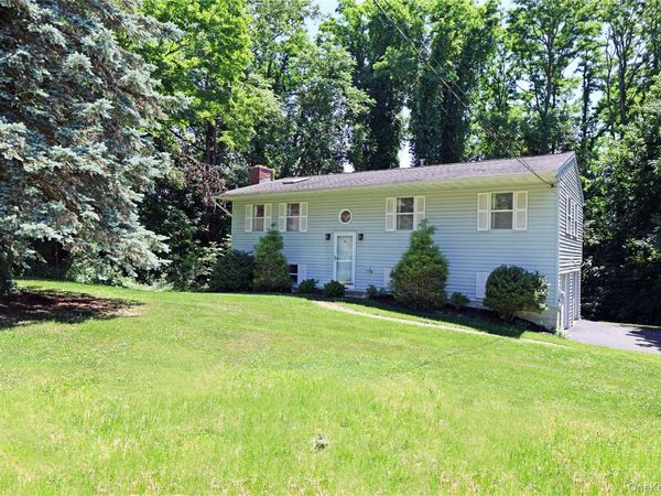 2 Verven Road , Poughkeepsie, NY 12603