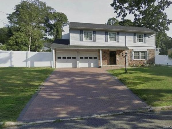 23 Essex Drive , Coram, NY 11727