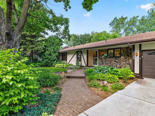 1120 Rockstone Lane, New Brighton, MN 55112