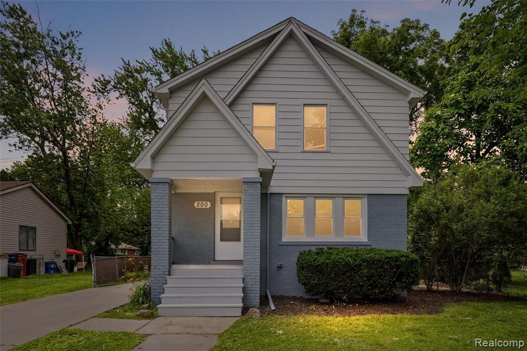 200 Alice Avenue, Bloomfield Hills, MI 48302 Main Photo