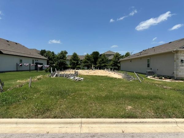 508 Treaty Oak DR, Georgetown, TX 78628