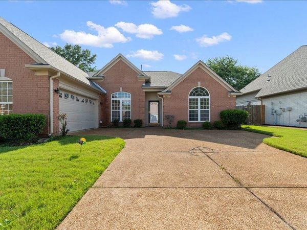 1653 HAILSHAM CV, Cordova, TN 38016