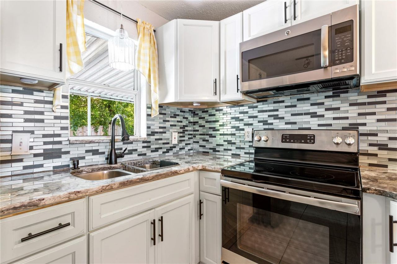 1230 70th Street N, Saint Petersburg, FL 33710 Photo