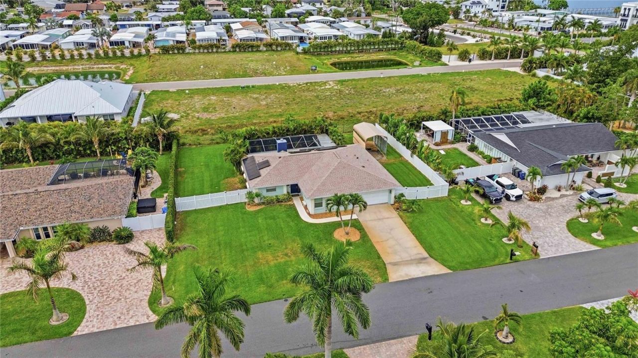 8003 19th Avenue Drive W, Bradenton, FL 34209 Photo