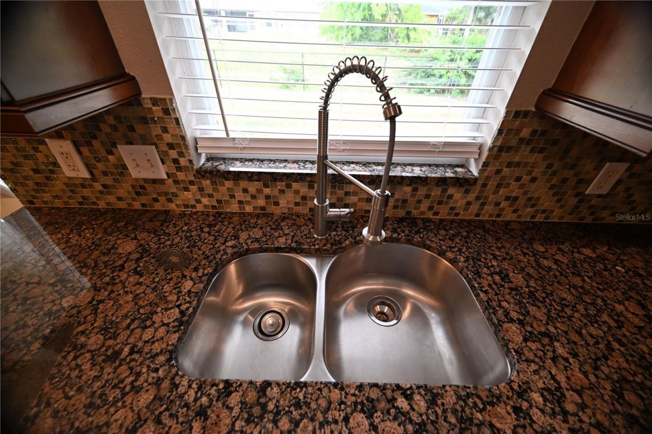 2043 Old Trenton Lane, Sarasota, FL 34232 Photo