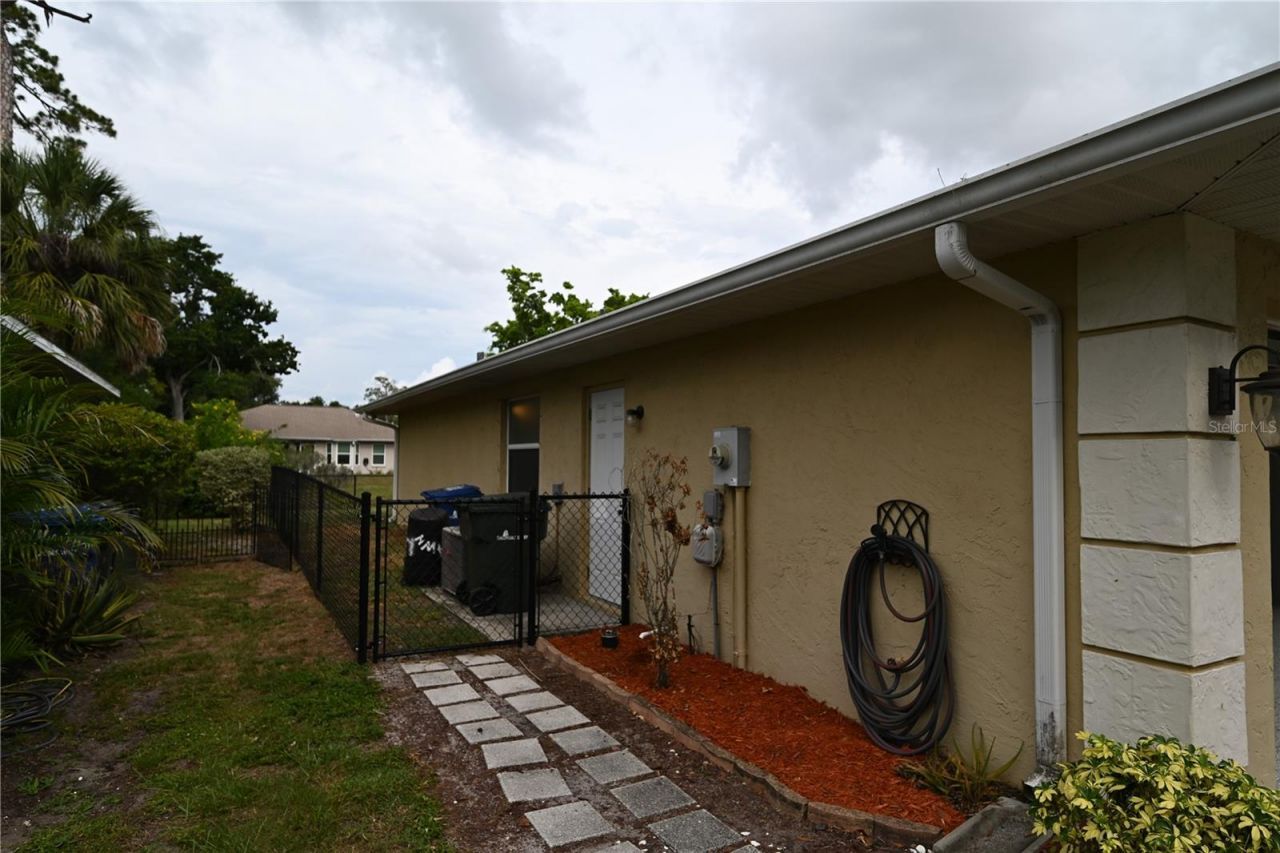 2043 Old Trenton Lane, Sarasota, FL 34232 Photo