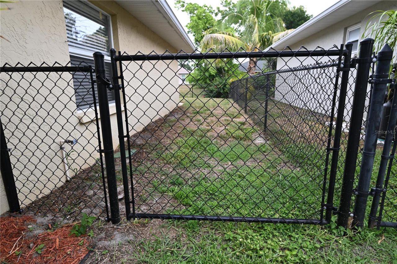 2043 Old Trenton Lane, Sarasota, FL 34232 Photo