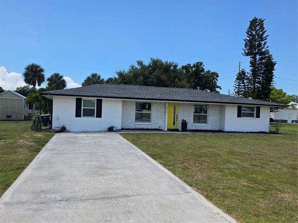411 E GRACE STREET , PUNTA GORDA, FL 33950
