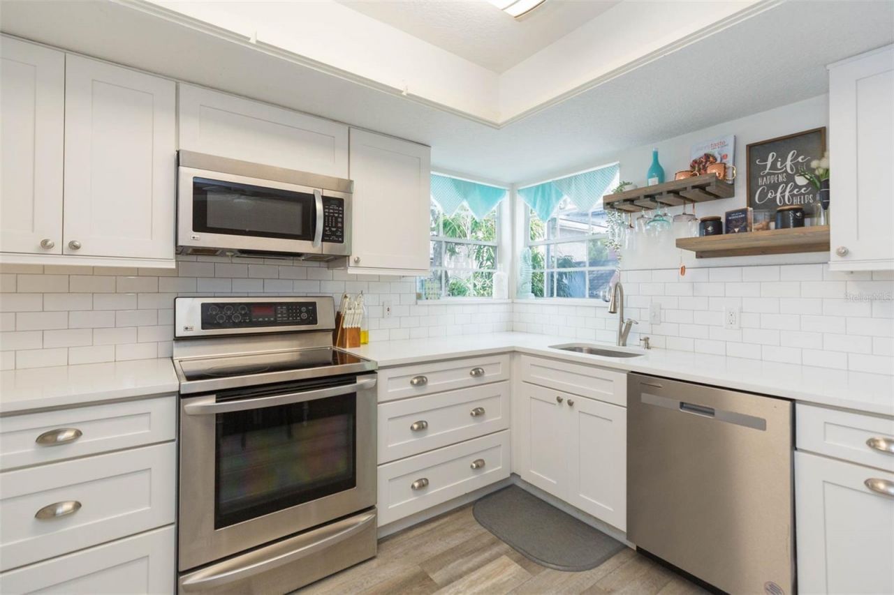 4210 W Roland Street , Tampa, FL 33609 Photo
