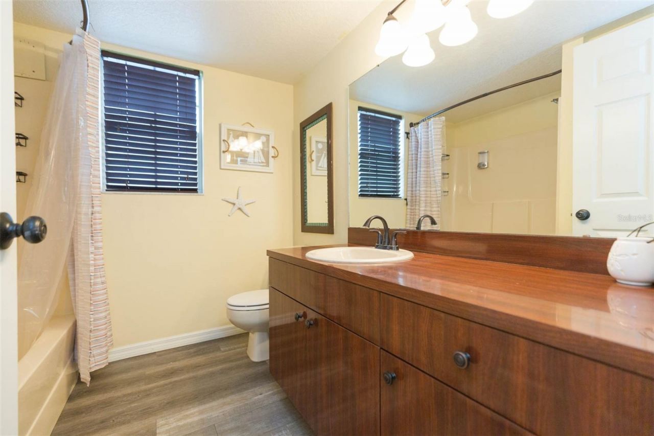 4210 W Roland Street , Tampa, FL 33609 Photo