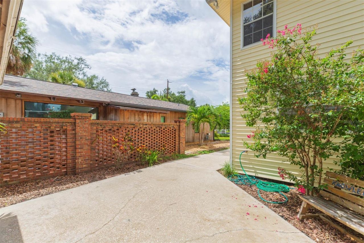 4210 W Roland Street , Tampa, FL 33609 Photo