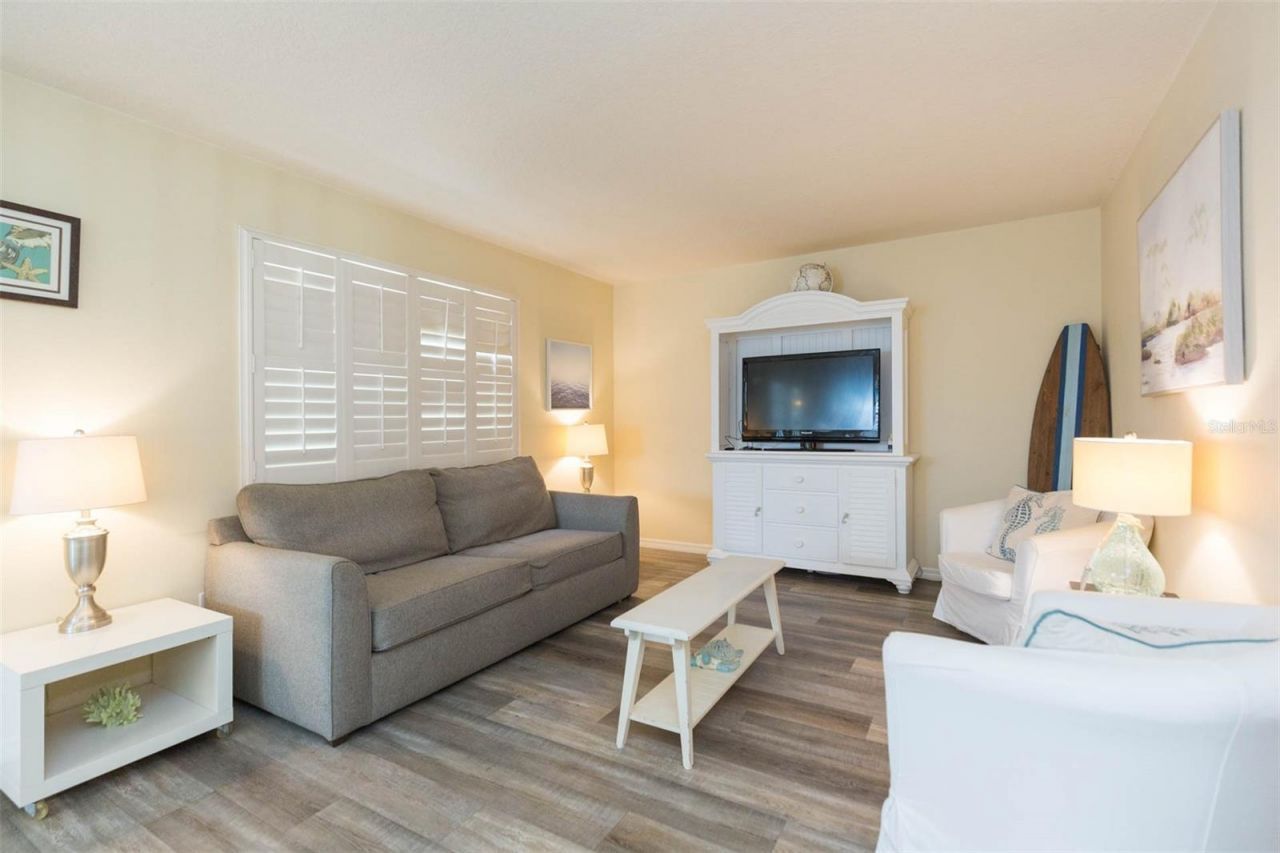 4210 W Roland Street , Tampa, FL 33609 Photo