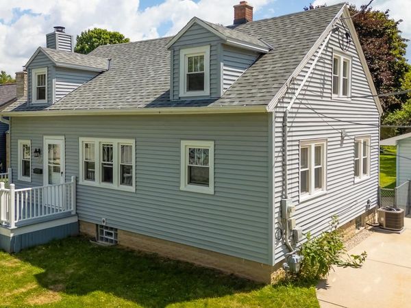 1006 13th AVENUE, Grafton, WI 53024