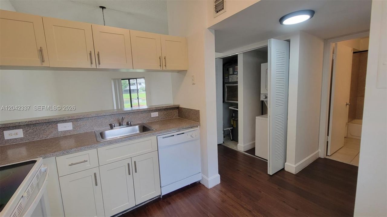 9877 Nob Hill Ln , Unit 9877, Sunrise, FL 33351 Photo