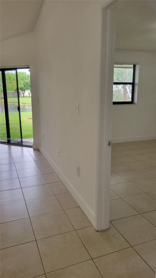 9877 Nob Hill Ln , Unit 9877, Sunrise, FL 33351 Photo