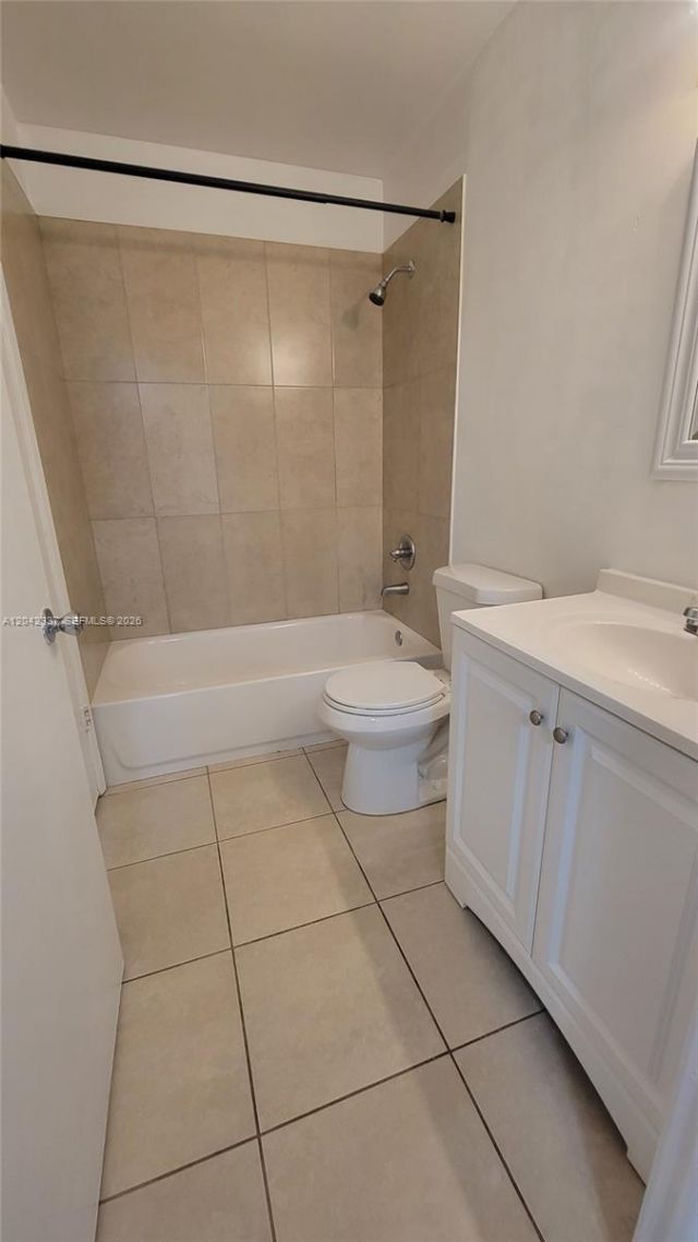 9877 Nob Hill Ln , Unit 9877, Sunrise, FL 33351 Photo