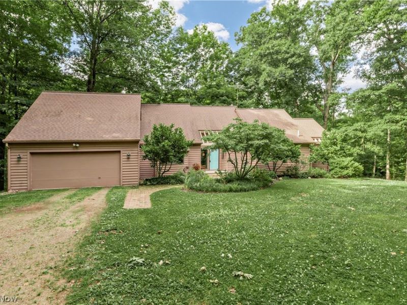 15490 Riddle Road, Chagrin Falls, OH 44022 Photo 1