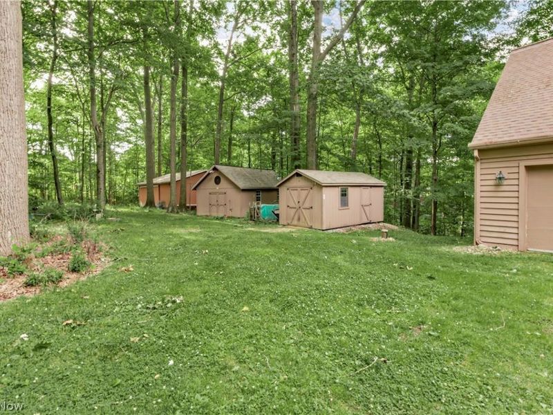 15490 Riddle Road, Chagrin Falls, OH 44022 Photo 5