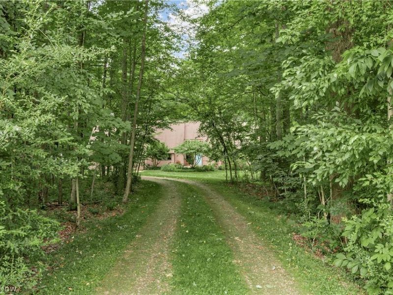 15490 Riddle Road, Chagrin Falls, OH 44022 Photo 6