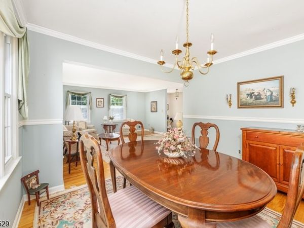 33 Galway Dr, Mendham, NJ 07945