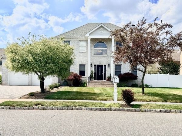 664 Roosevelt Ave, Piscataway, NJ 08854