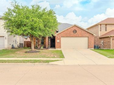 4117 Tiburon Street , Fort Worth, TX 76106