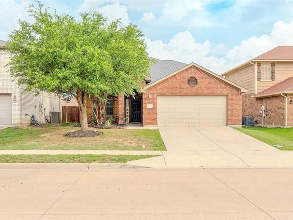 4117 Tiburon Street , Fort Worth, TX 76106