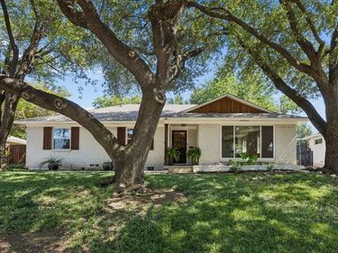 2351 Saint Francis Avenue, Dallas, TX 75228