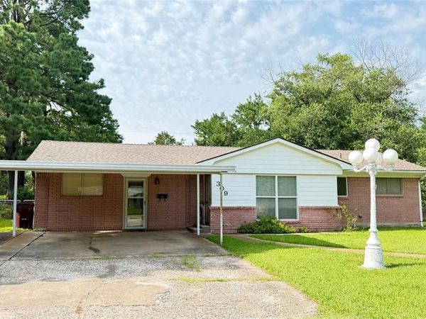 309 Glen Oaks, Bonham, TX 75418