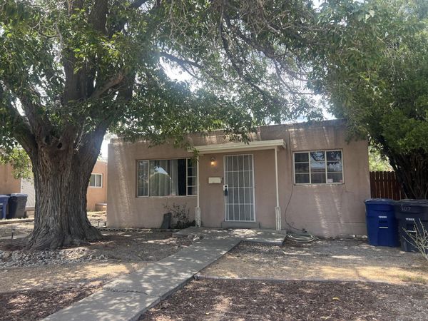 307 Madison Street NE, Albuquerque, NM 87108