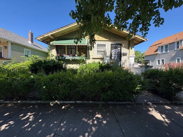 14032 S Burnham Avenue, Burnham, IL 60633