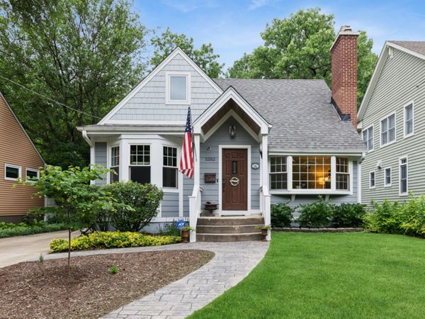 770 Highland Avenue , Glen Ellyn, IL 60137