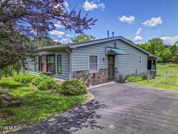 1399 Broad Street, Elizabethton, TN 37643