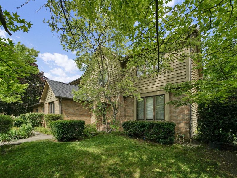 4744 Stonehaven Drive, Columbus, OH 43220 Photo 3