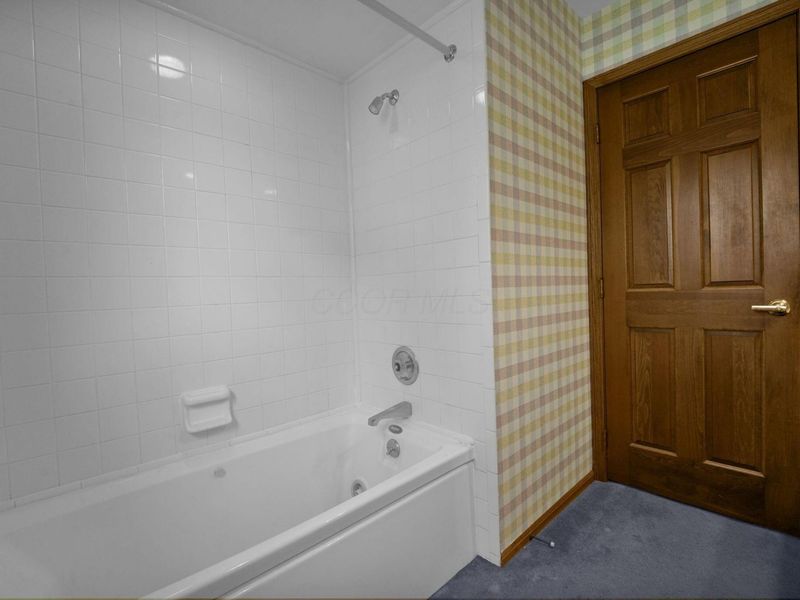 4744 Stonehaven Drive, Columbus, OH 43220 Photo 32