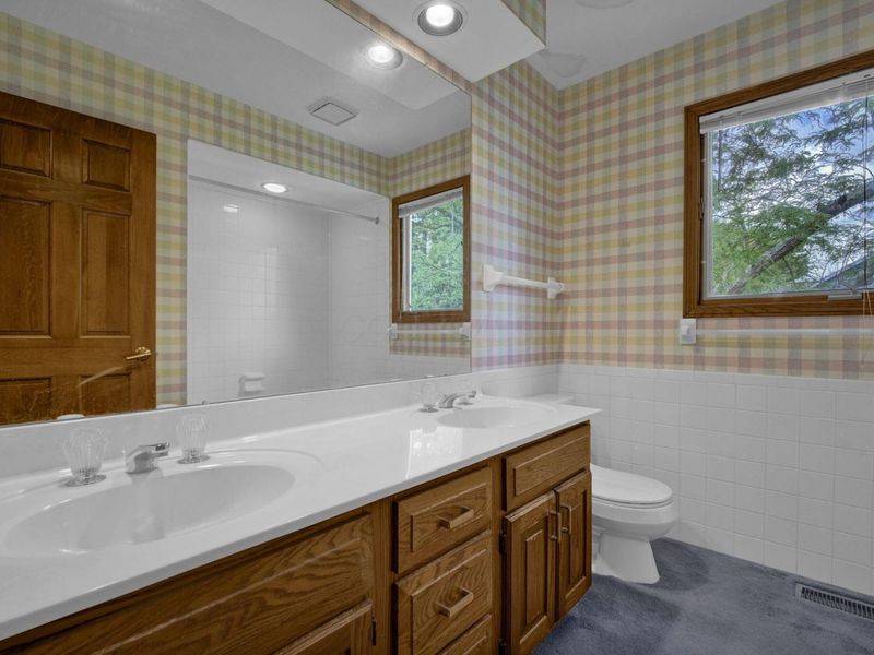 4744 Stonehaven Drive, Columbus, OH 43220 Photo 33