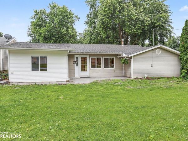 904 6th Avenue E, Albia, IA 52531