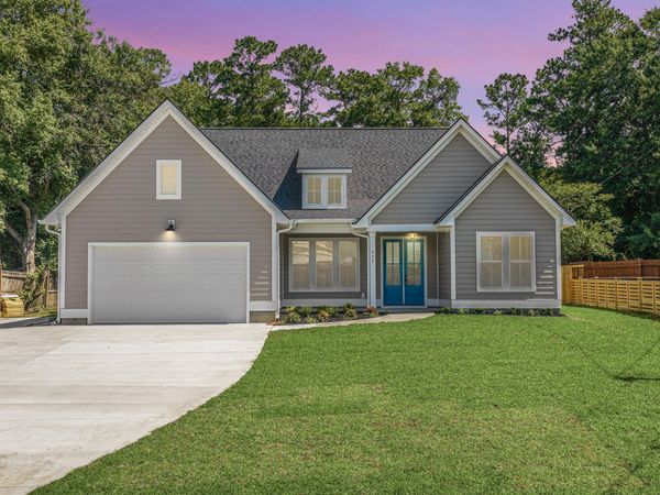 933 Valley Street, Hanahan, SC 29410