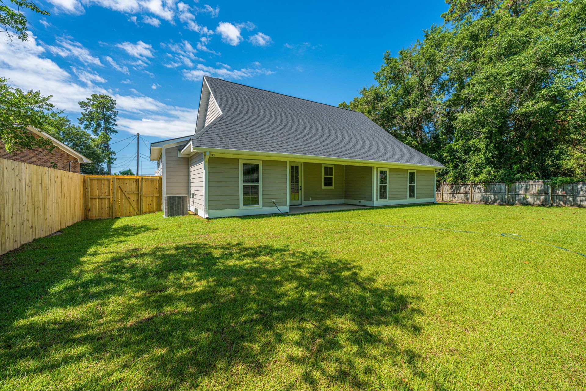 933 Valley Street Photo 29